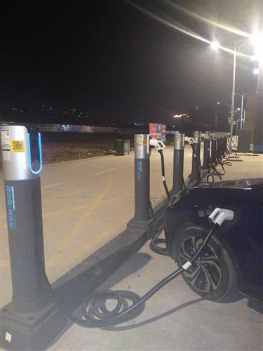 特銳德 領(lǐng)跑新能源充電樁賽道，攜手華為共繪產(chǎn)業(yè)新藍圖